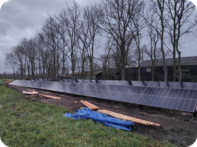 zonnepanelen stroom loods