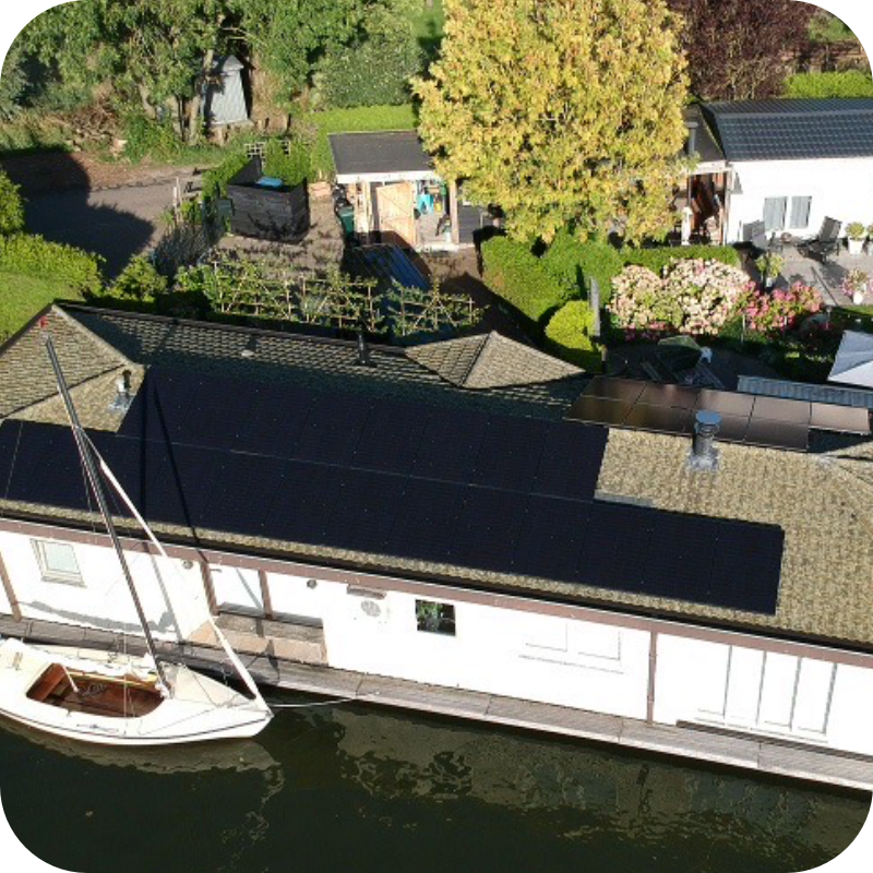 aiko zonnepanelen stroom loods