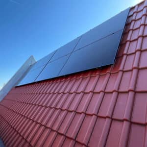 installatie growatt thuisbatterij en zonnepanelen westzaan